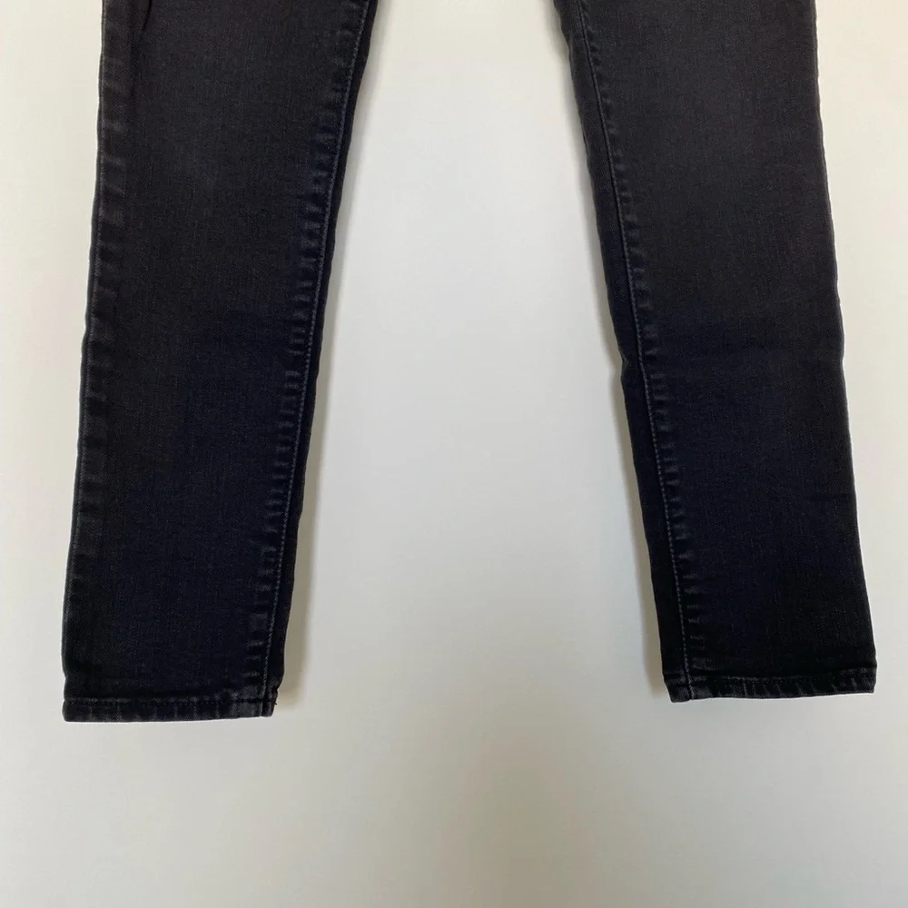 Levi’s black skinny 711 jeans